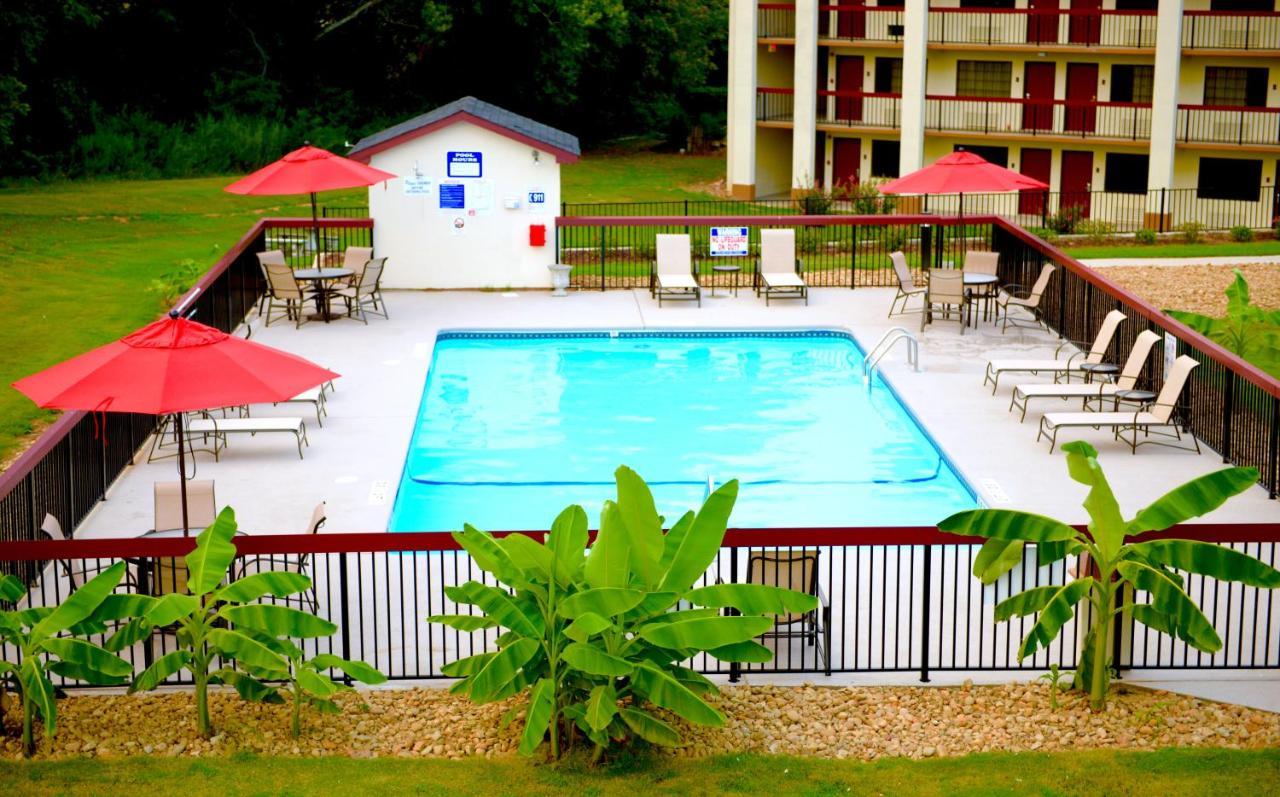 Red Roof Inn & Suites Commerce - Athens Екстер'єр фото